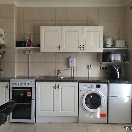 Hillview Apartment บรีน ภายนอก รูปภาพ